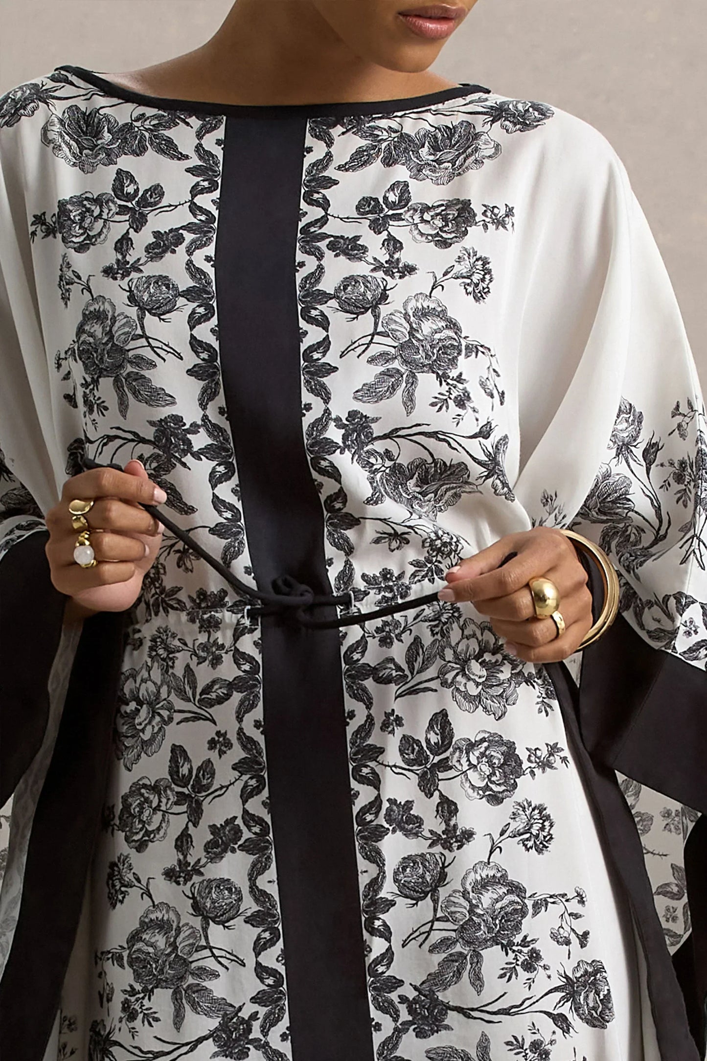 Rikki | Black & White Long-Sleeve Maxi Dress With Tie Waist