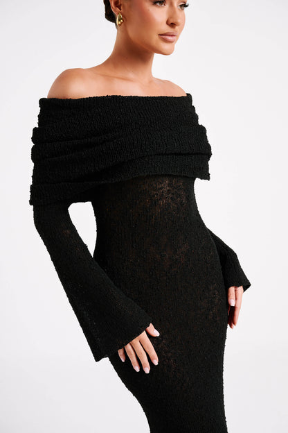Elara - Elegant Off-Shoulder Maxi Dress